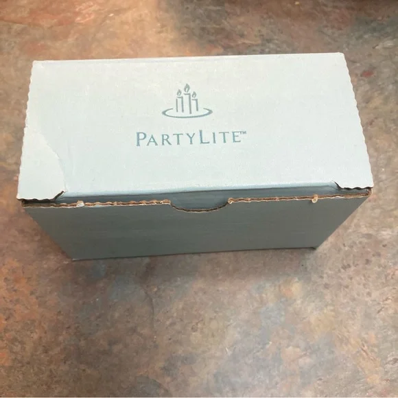 PartyLite HONEYDEW Z2452 Aroma Melts Pack Of 4 Tart Warmer Mint Green Old Stock - Picture 4 of 9